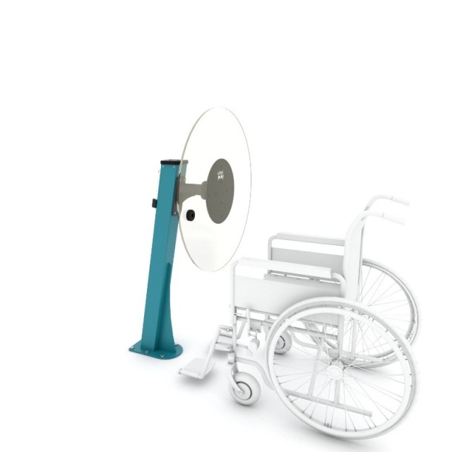 Skulderhjul FITNESS 1122 for rullestolbrukere – farge C18 teal, vist med rullestol