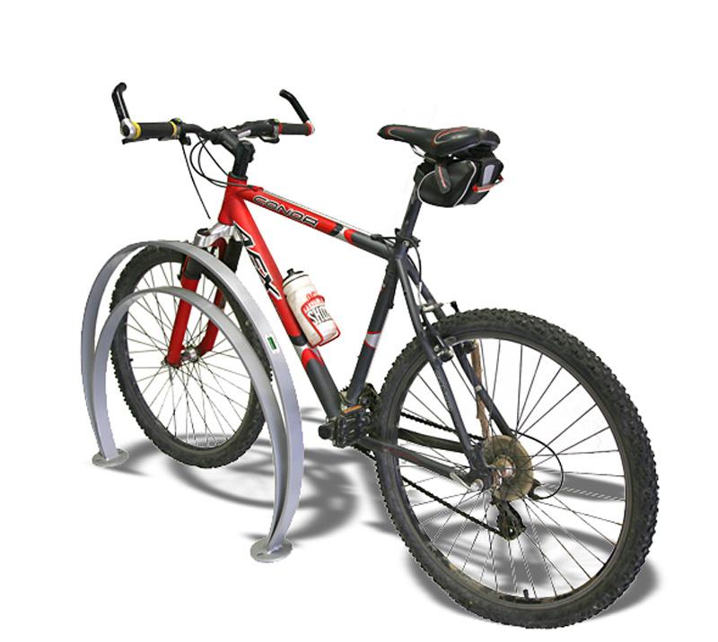 Sykkelstativ i lakkert galvanisert stål som støtter hele hjulet for inntil 2 sykler.